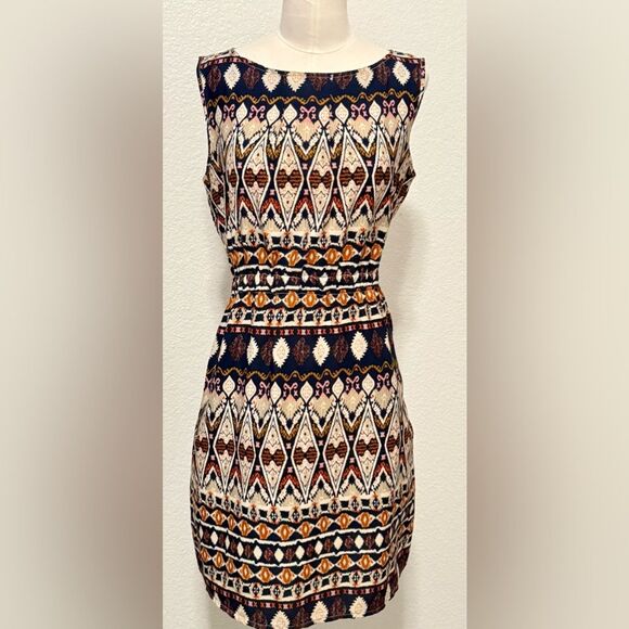 Speed Control Patterned Sleeveless Dress, Size Medium - Picture 1 of 6